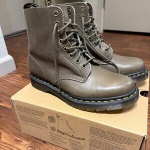 DR MARTENS 1460 WOMEN'S PASCAL VIRGINIA LEATHER Olive BOOTS Size 9 EU 40